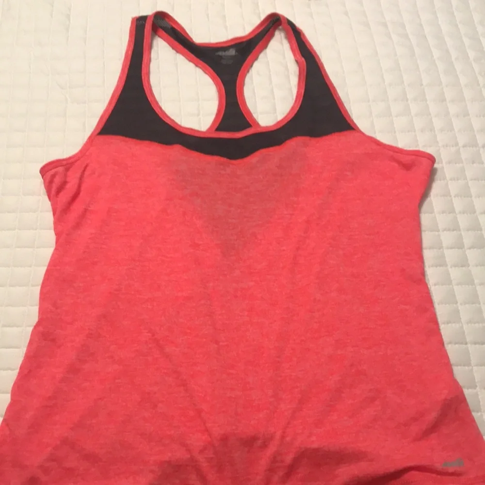 6 size L and XL tanks - Picture 5 of 7